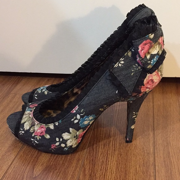 BETSEY JOHNSON Peep Toe Bow Pumps SIZE 9 - Picture 6 of 9